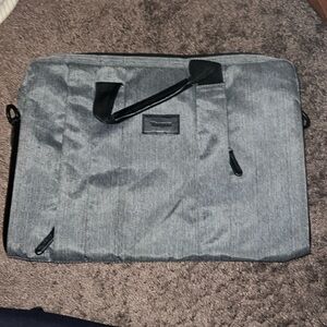 Laptop case, hold up to 15 inch laptop length. Multiple pockets and compartments
